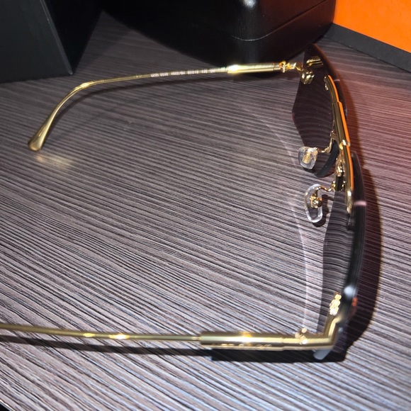 Versace sunglasses - Picture 4 of 7